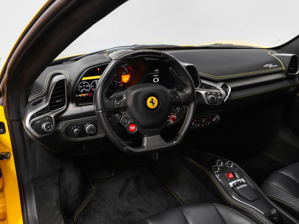 Used 2010 Ferrari 458 Italia Coupe RWD image 2