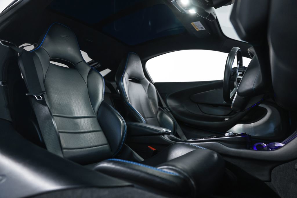 Used 2022 McLaren GT RWD image 22