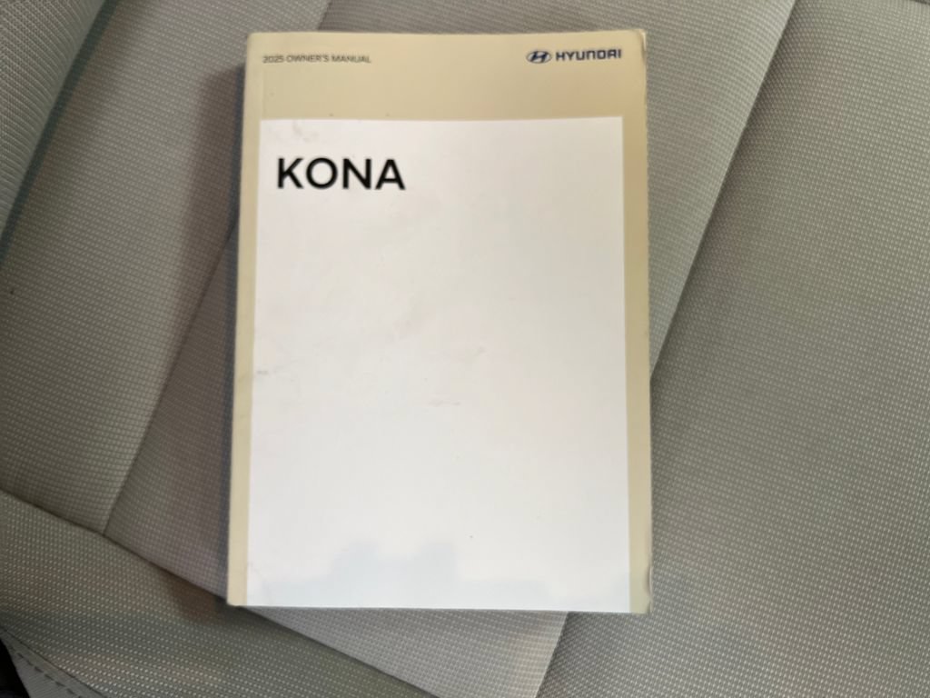Used 2025 Hyundai Kona SEL FWD image 34