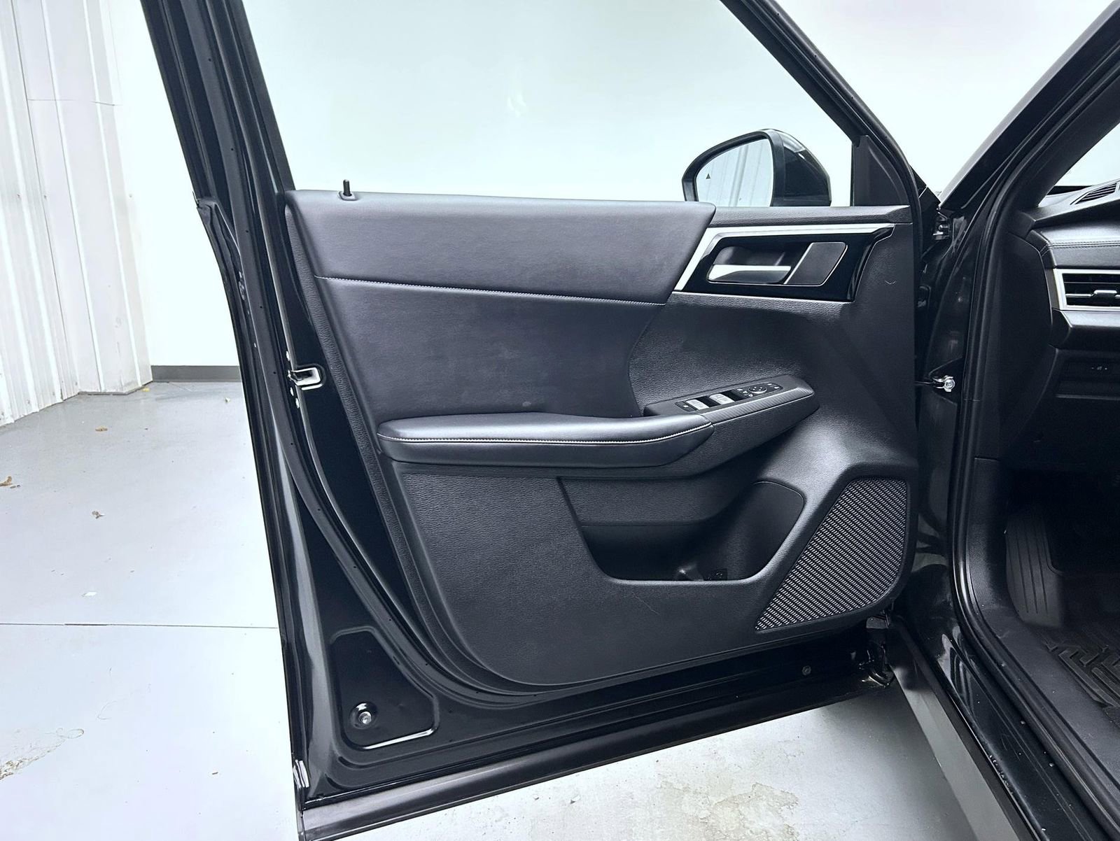 Used 2023 Mitsubishi Outlander SE Black Edition image 9