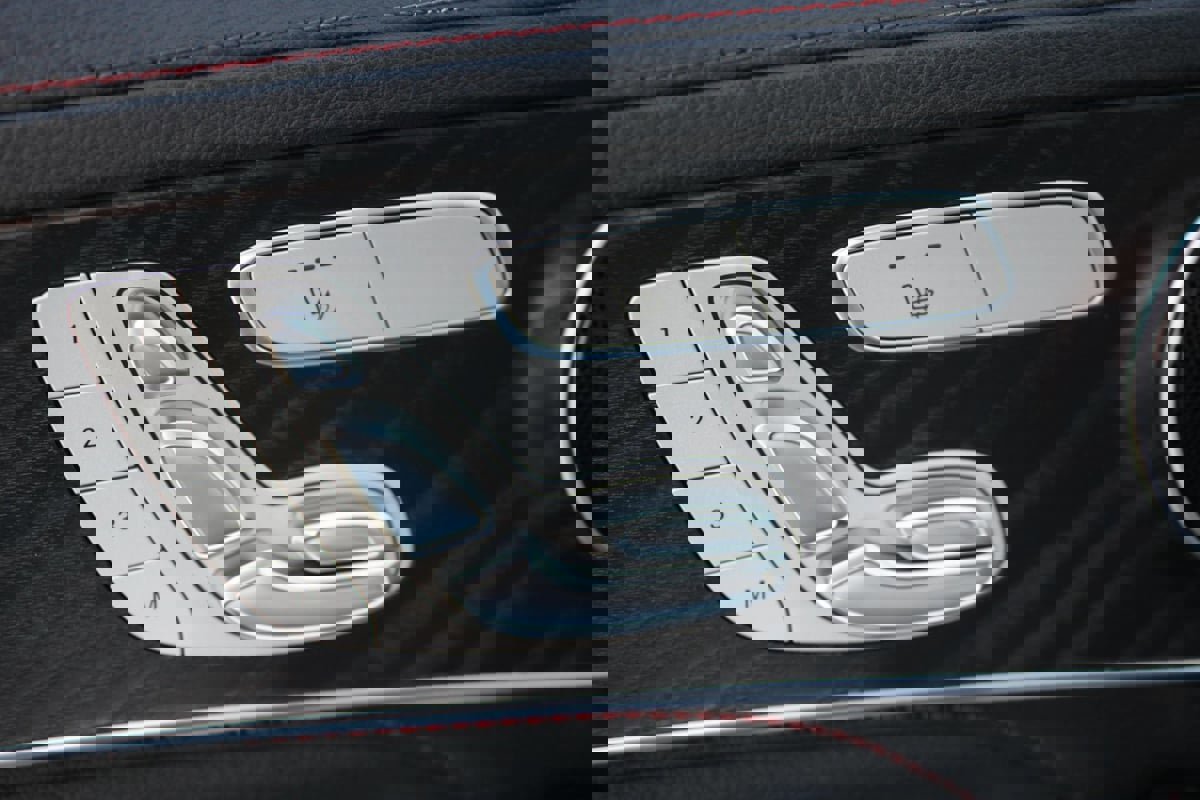 Used 2016 Mercedes-Benz C 450 4MATIC Sedan image 11