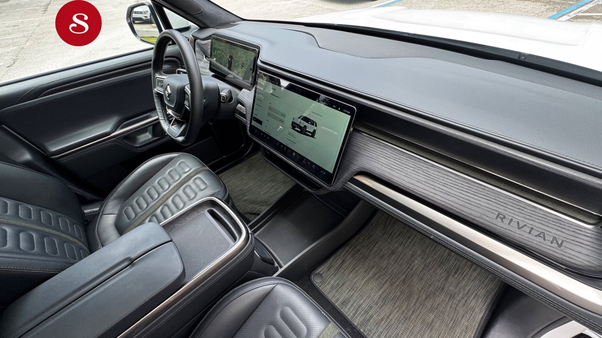 Used 2024 Rivian R1S Adventure AWD/4WD image 12