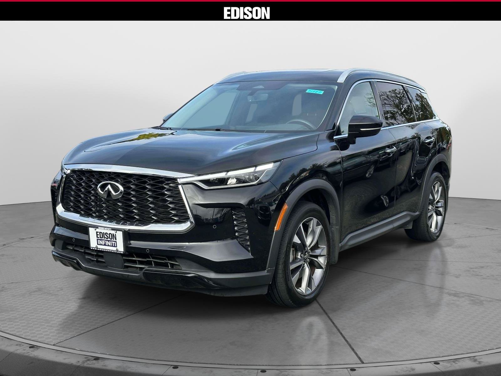 Used 2024 INFINITI QX60 Luxe AWD/4WD image 2