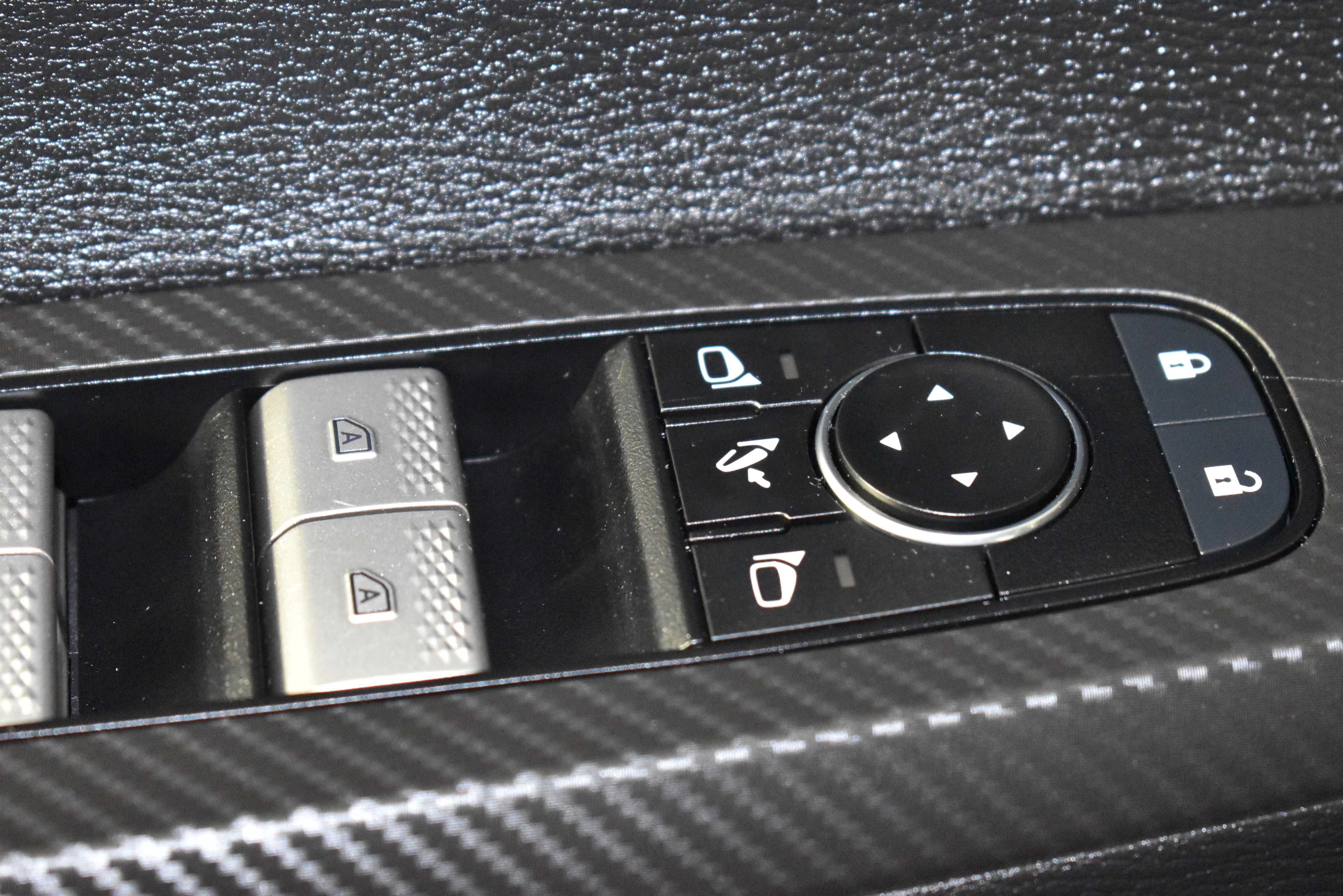 Used 2024 Mitsubishi Outlander SE image 33