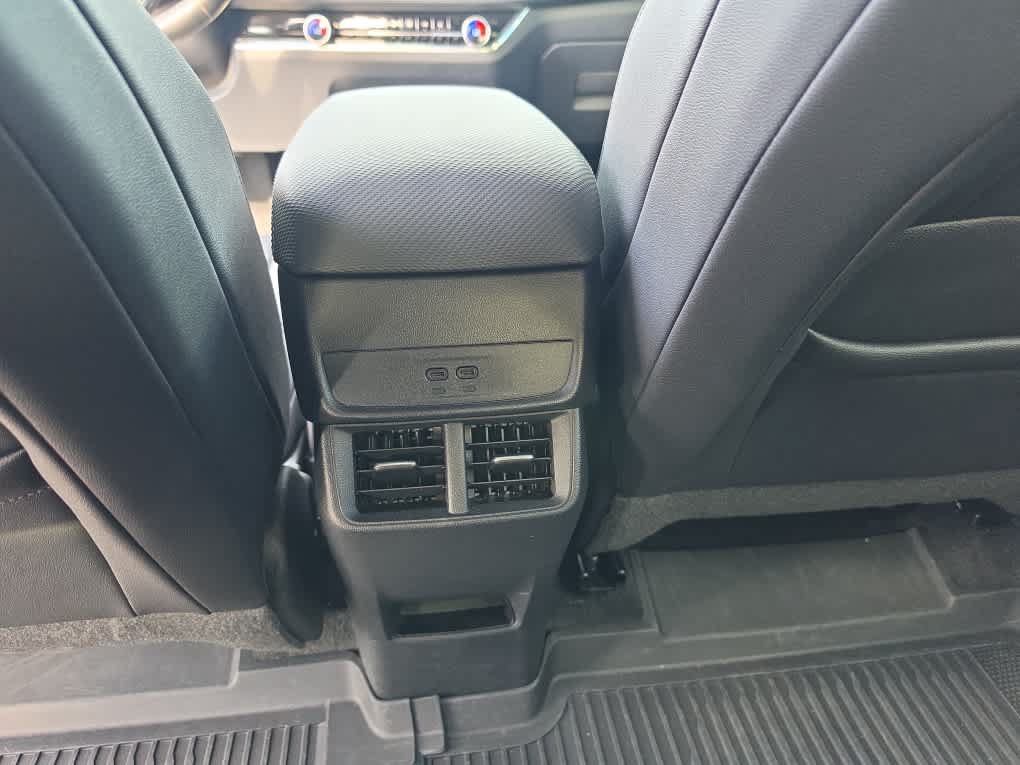 Used 2026 Chevrolet Equinox LT w/ Convenience Package II FWD image 28