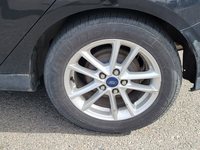 Used 2015 Ford Focus SE FWD image 16