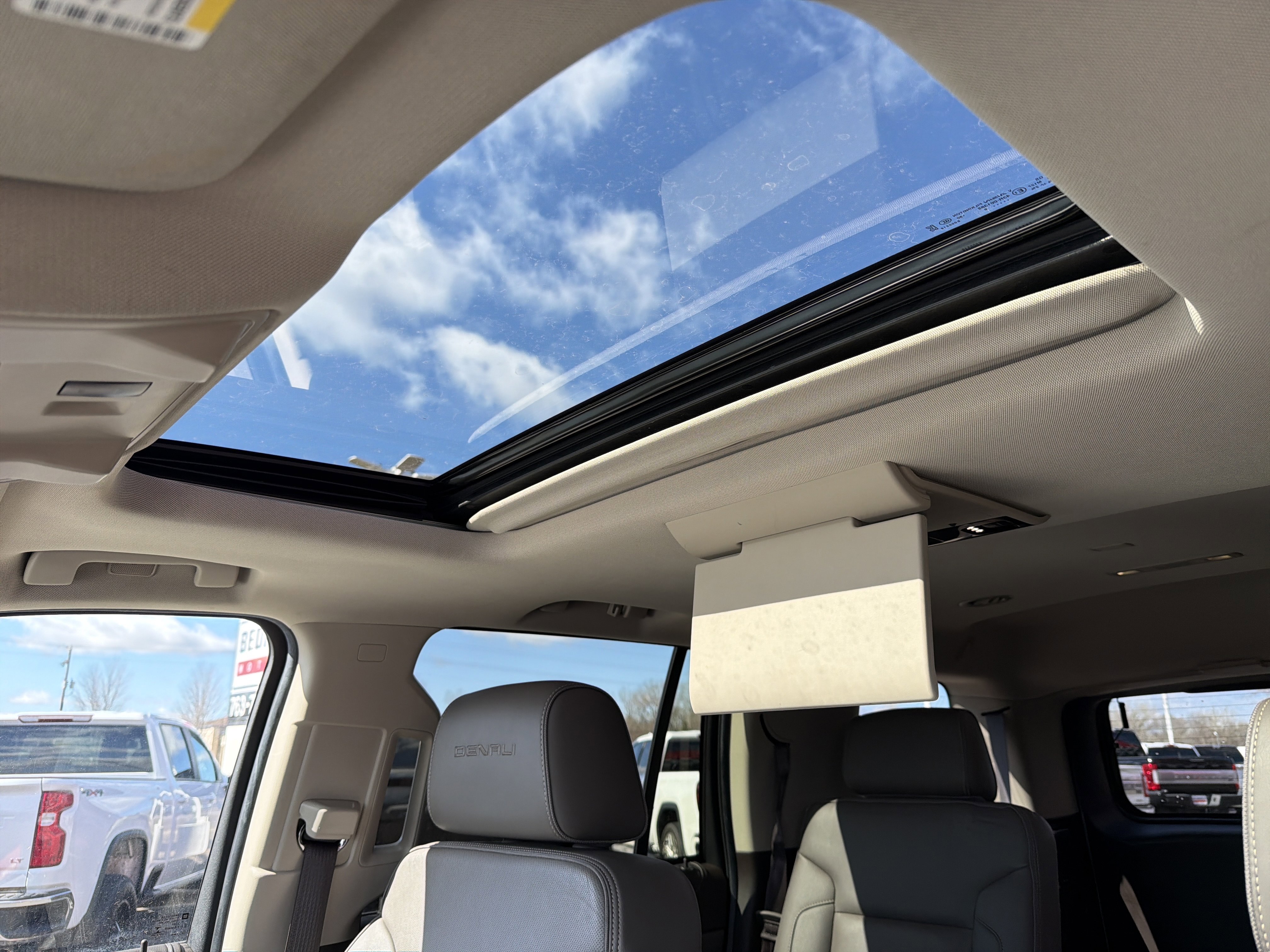 Used 2019 GMC Yukon Denali w/ Denali Ultimate Package image 22