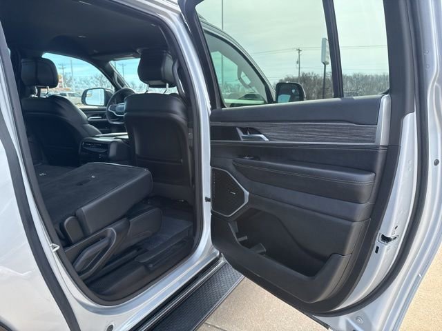 Used 2024 Jeep Wagoneer L Series II w/ Flexible Seating Group image 47