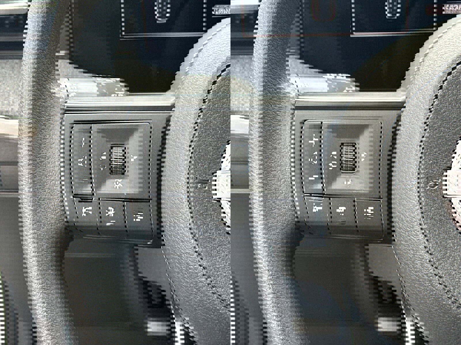 New 2026 Nissan Kicks S image 24