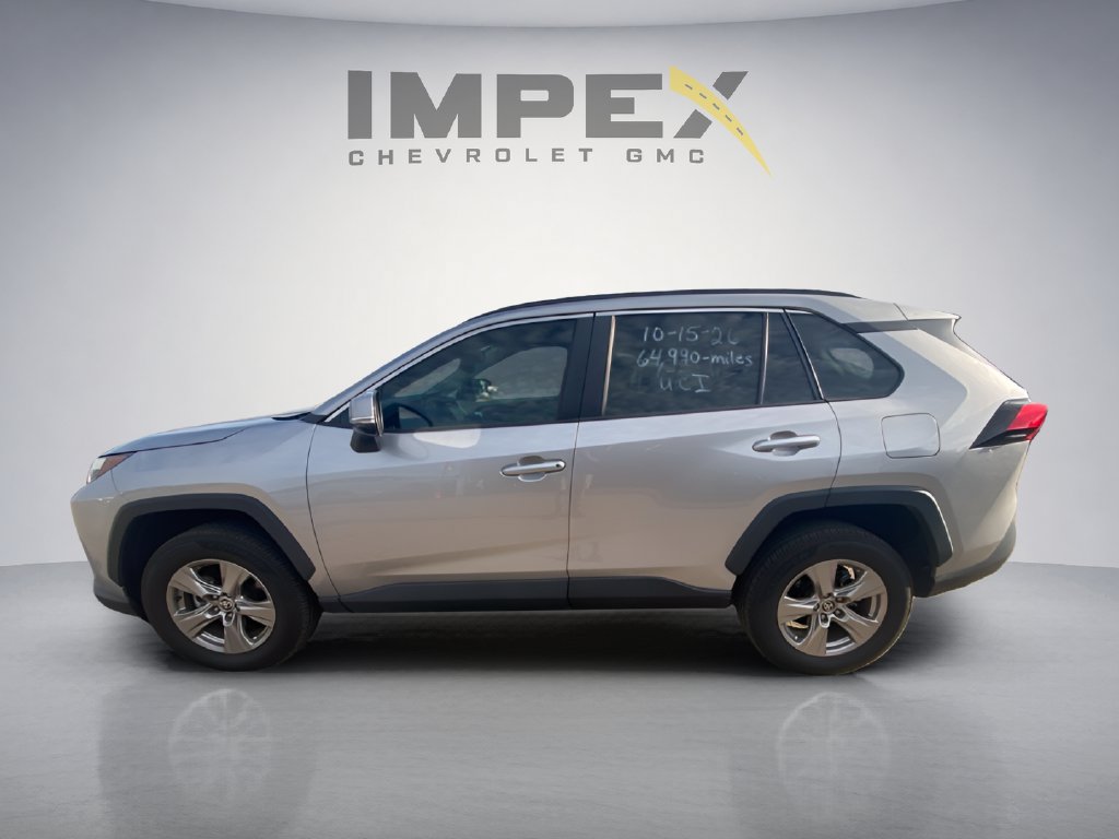 Used 2022 Toyota RAV4 XLE FWD image 2