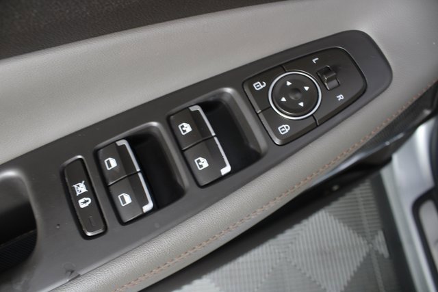 Used 2020 Hyundai Santa Fe Limited image 18