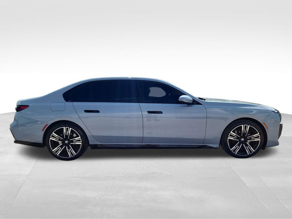 Used 2023 BMW 740i w/ Executive Package RWD image 9