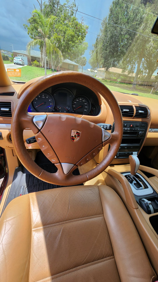 Used 2004 Porsche Cayenne image 3