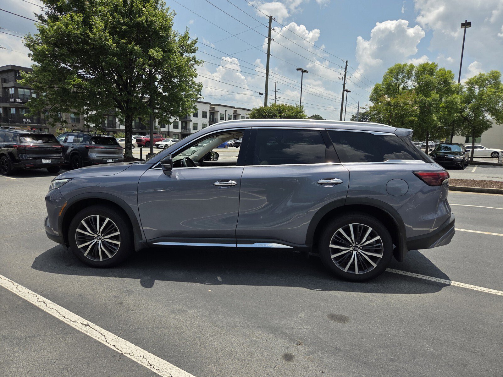 Used 2023 INFINITI QX60 Sensory w/ Vision Package AWD/4WD image 9