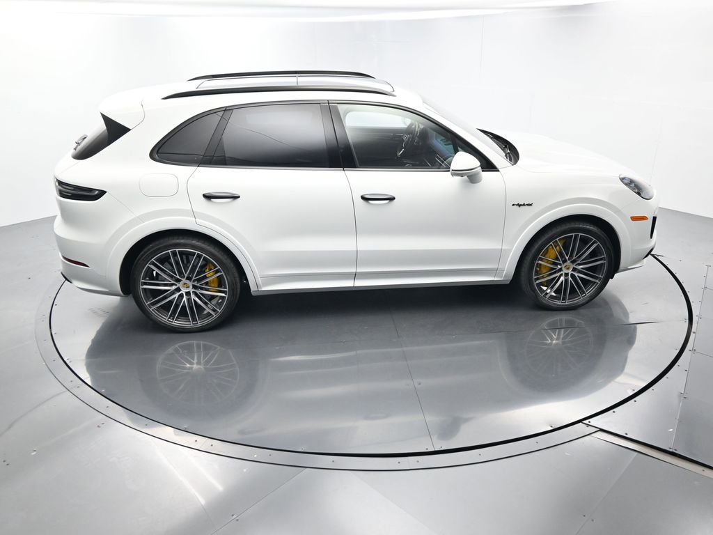 Certified 2022 Porsche Cayenne Turbo S image 45