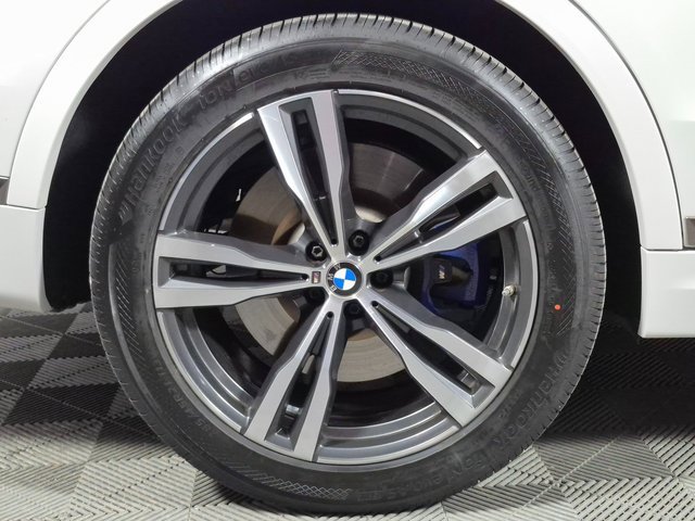 Used 2022 BMW X7 M50i image 31