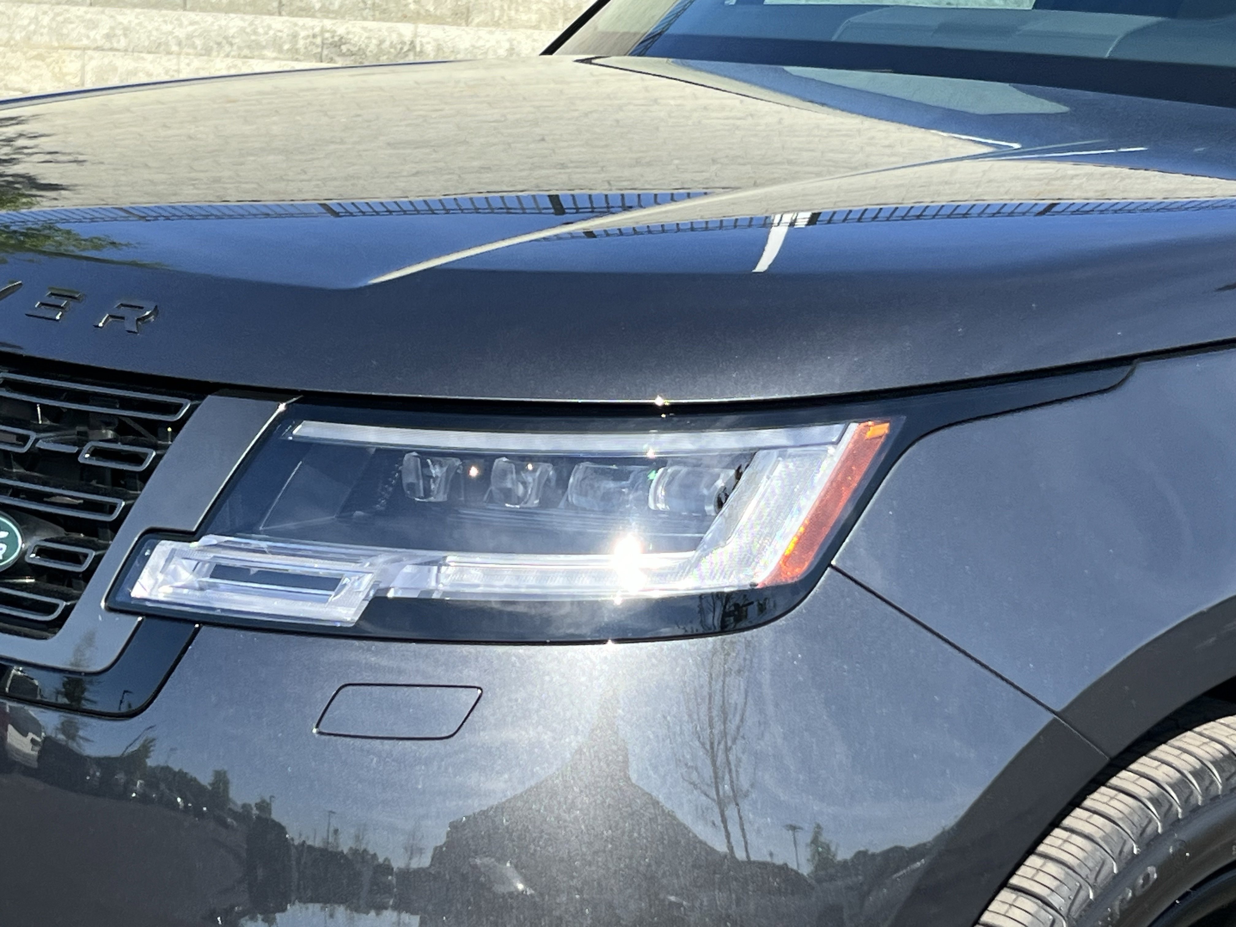 Certified 2024 Land Rover Range Rover SE image 12