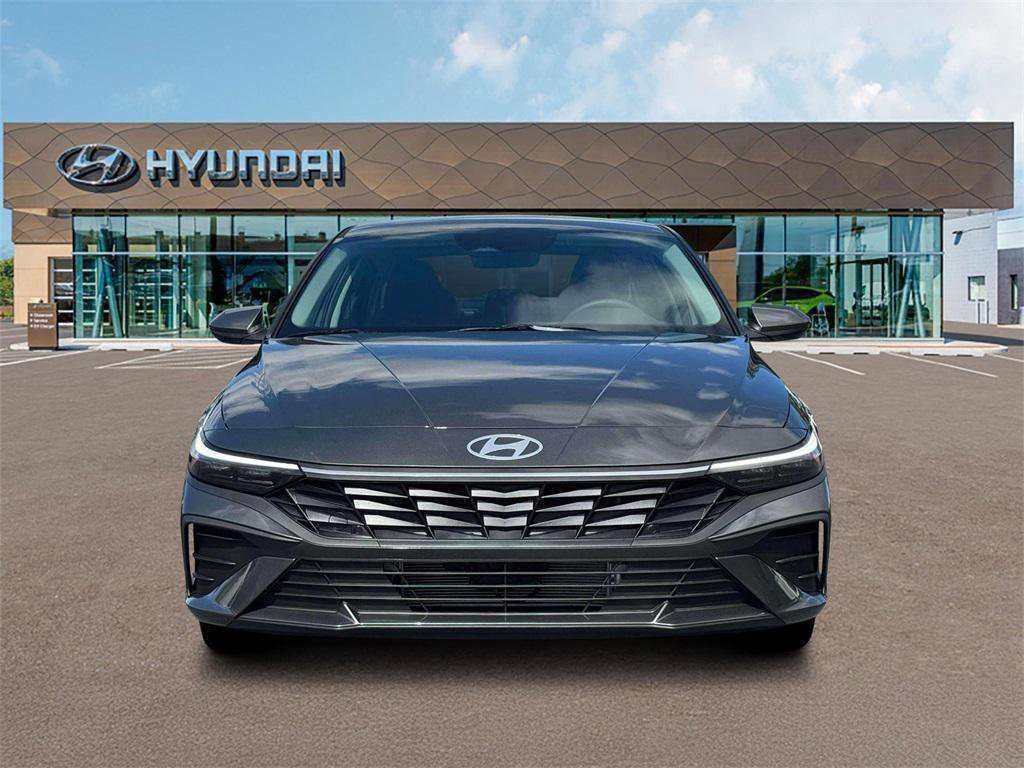 Used 2026 Hyundai Elantra Hybrid FWD image 12