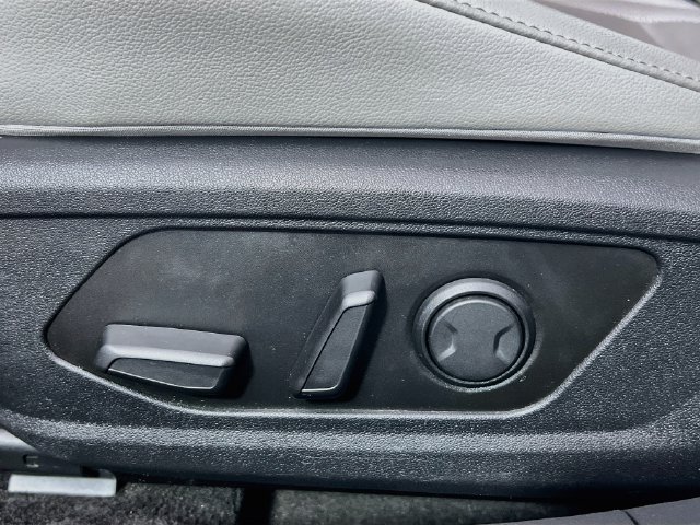 Used 2024 Hyundai Elantra Limited FWD image 27