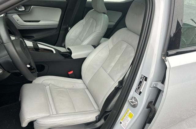Used 2024 Polestar Polestar 2 AWD/4WD image 2