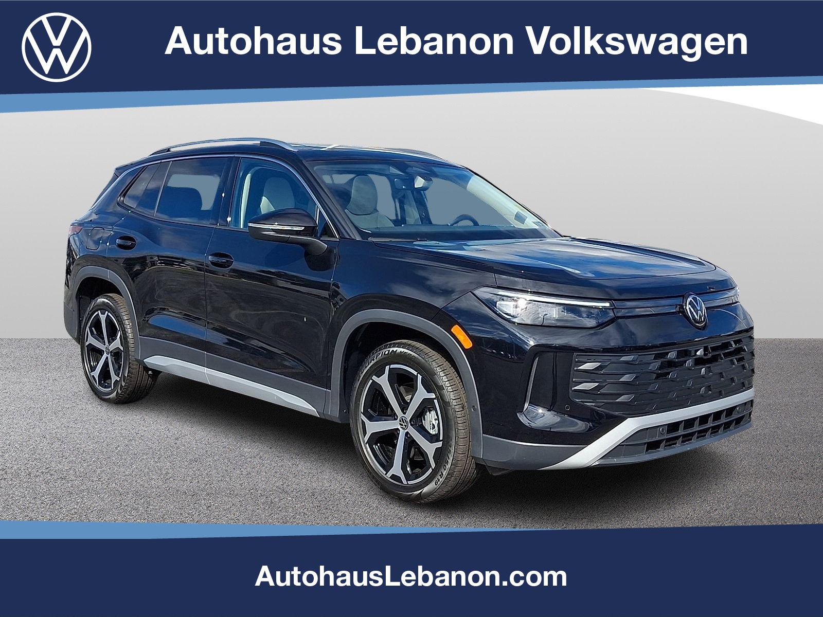 New 2025 Volkswagen Tiguan SE image 1