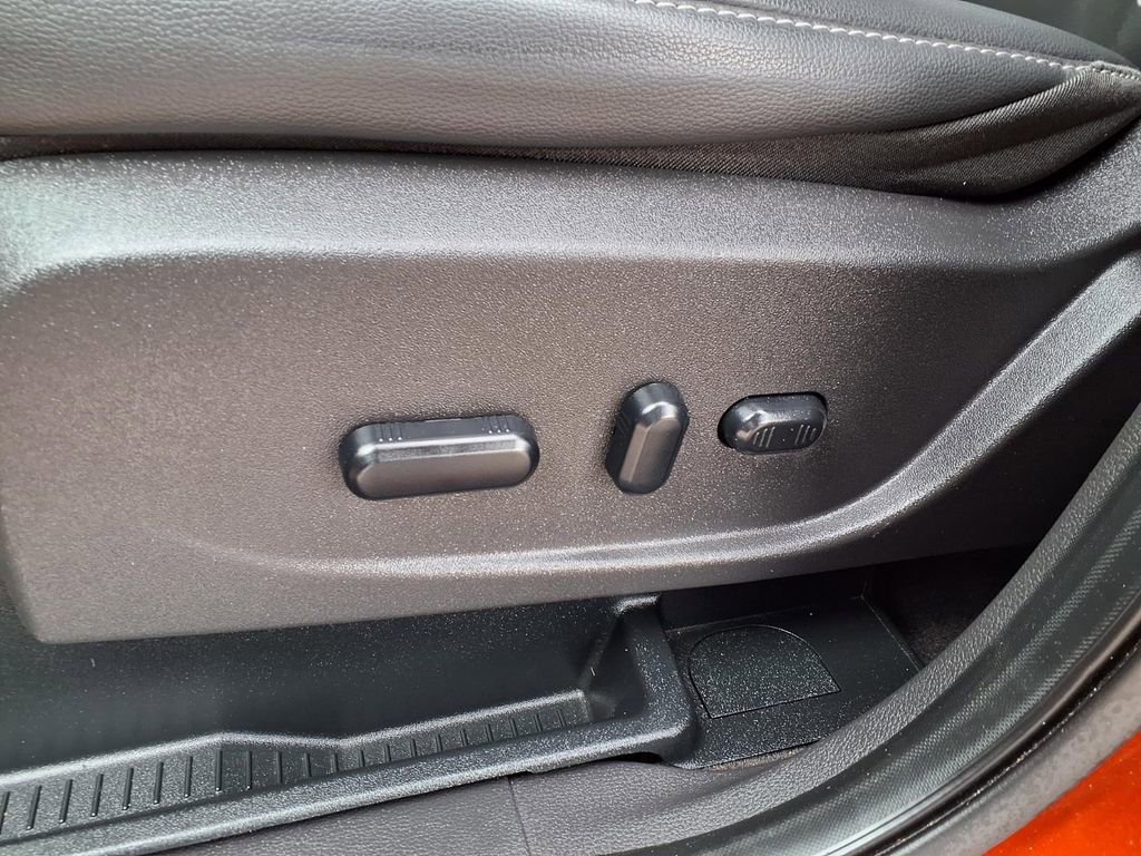 Used 2019 Ford Escape SEL image 32