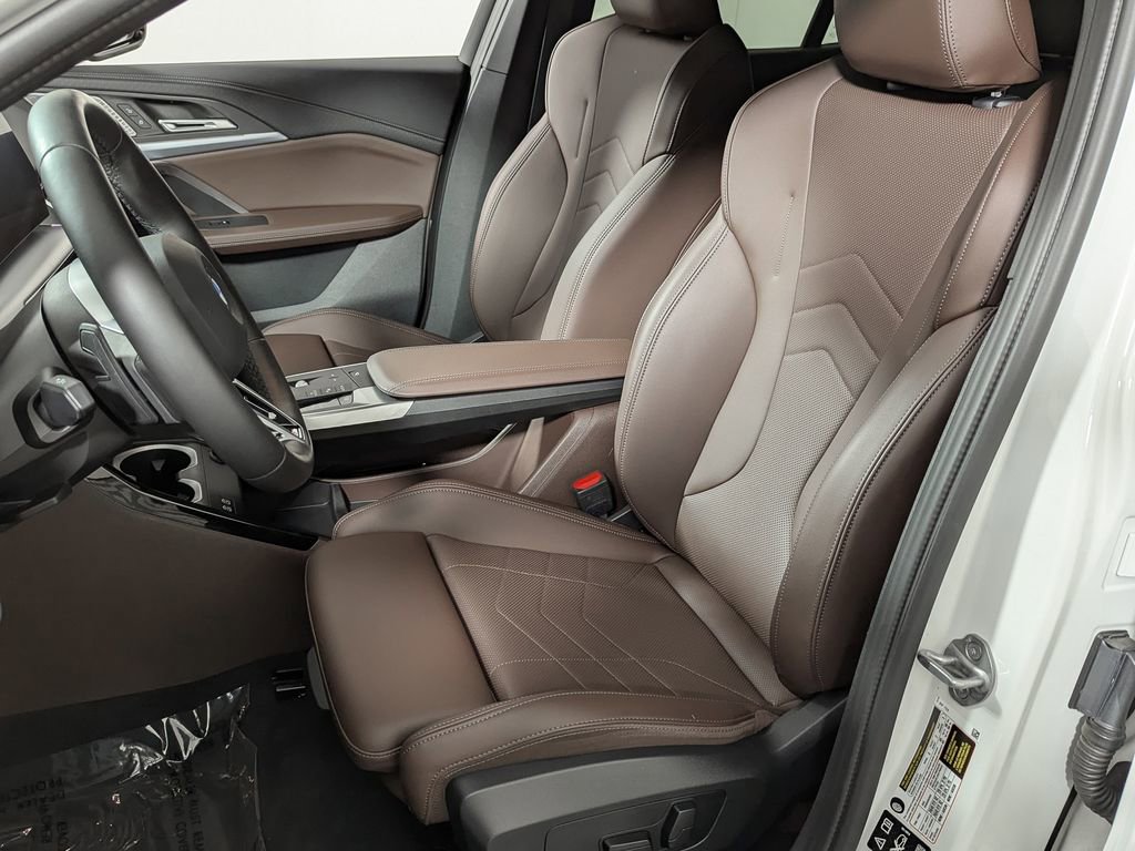 Used 2025 BMW X2 xDrive28i w/ M Sport Package image 17