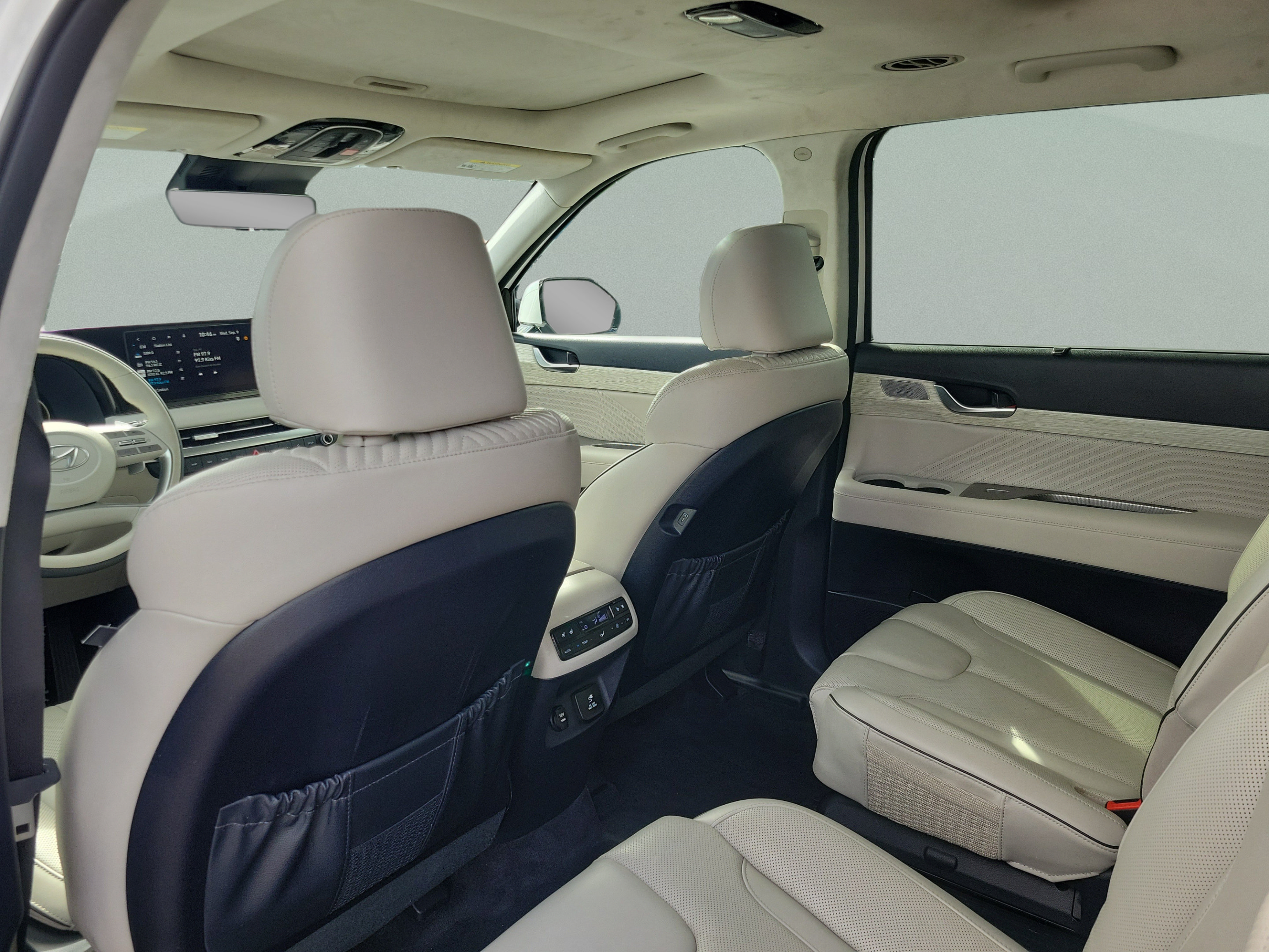 Used 2024 Hyundai Palisade Calligraphy AWD/4WD image 7