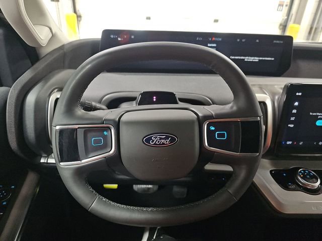 Used 2025 Ford Expedition Active image 7