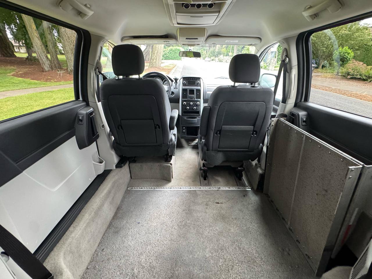 Used 2008 Dodge Grand Caravan SXT FWD image 26