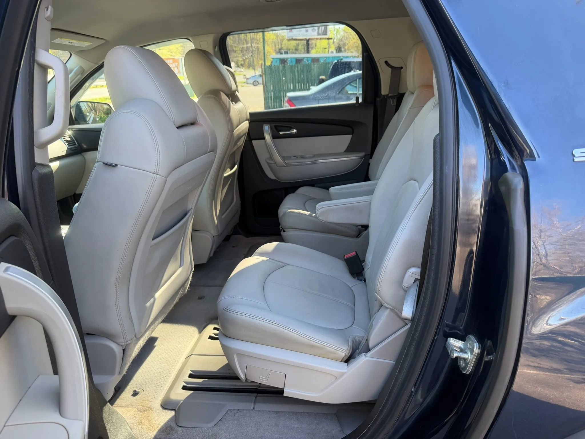 Used 2012 GMC Acadia SLT image 23