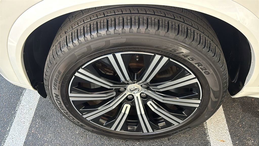 Certified 2023 Volvo XC90 B6 Core w/ Protection Package Premier image 34