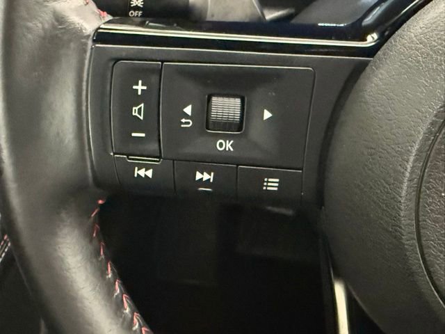 Used 2025 Nissan Kicks SR image 17