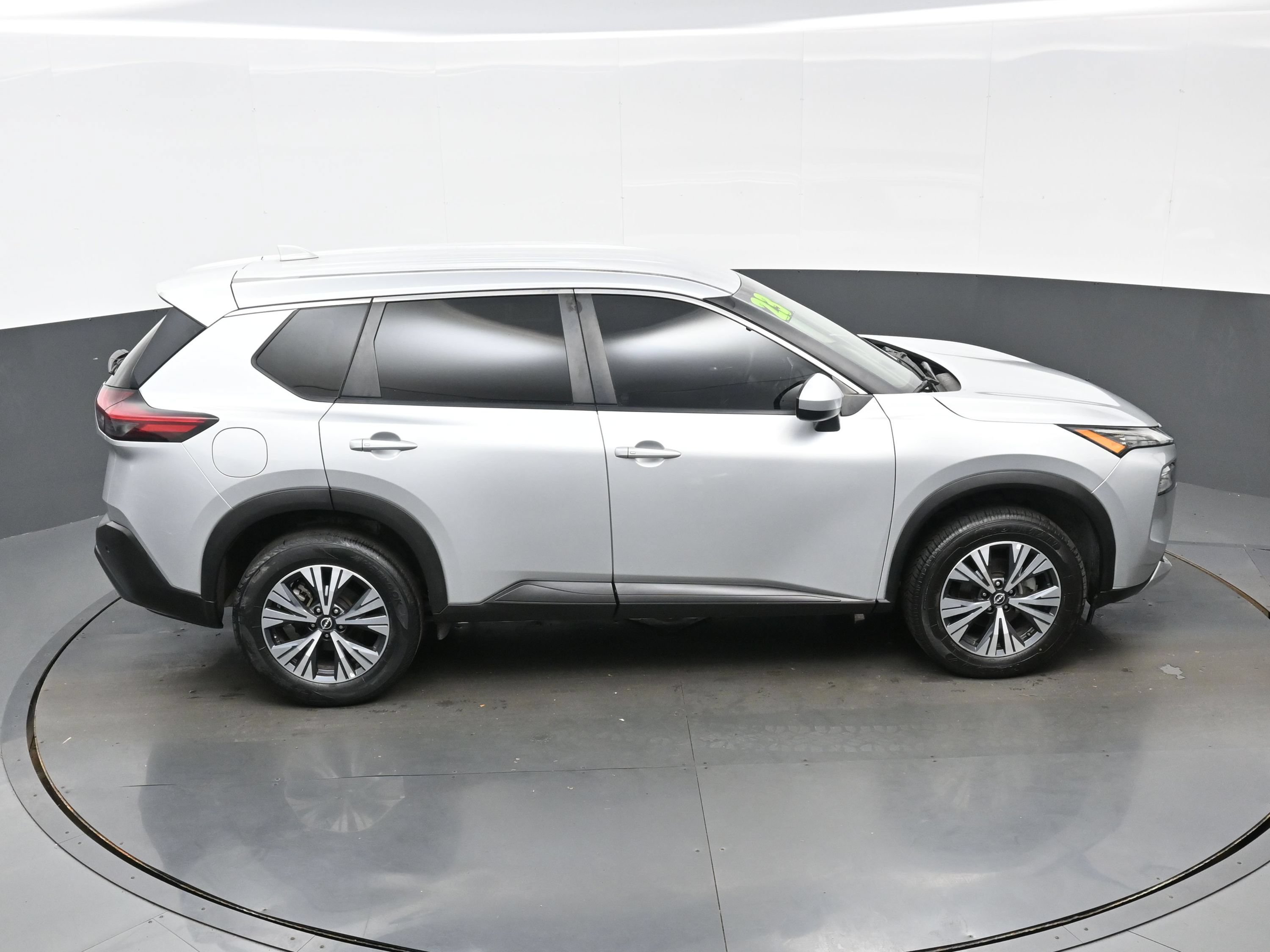 Used 2023 Nissan Rogue SV AWD/4WD image 39