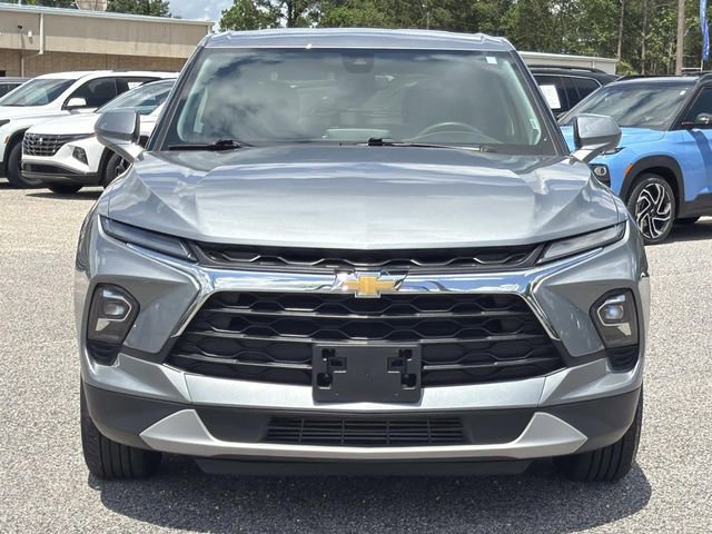 Used 2025 Chevrolet Blazer LT FWD image 2