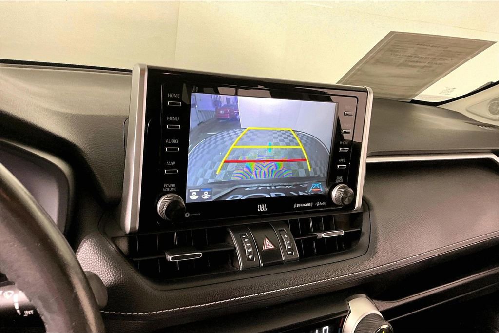 Used 2021 Toyota RAV4 XLE Premium image 14