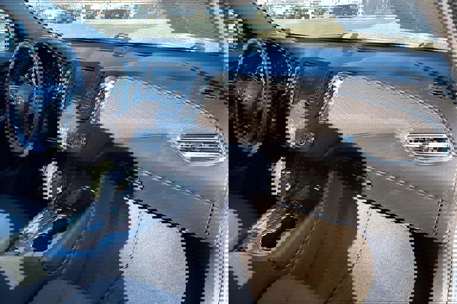 Used 2018 Chevrolet Malibu LT image 17