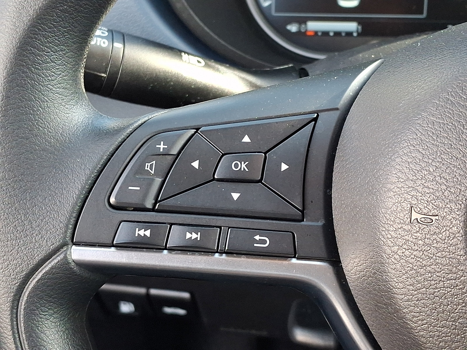Certified 2025 Nissan Versa SV w/ Trunk Package FWD image 22