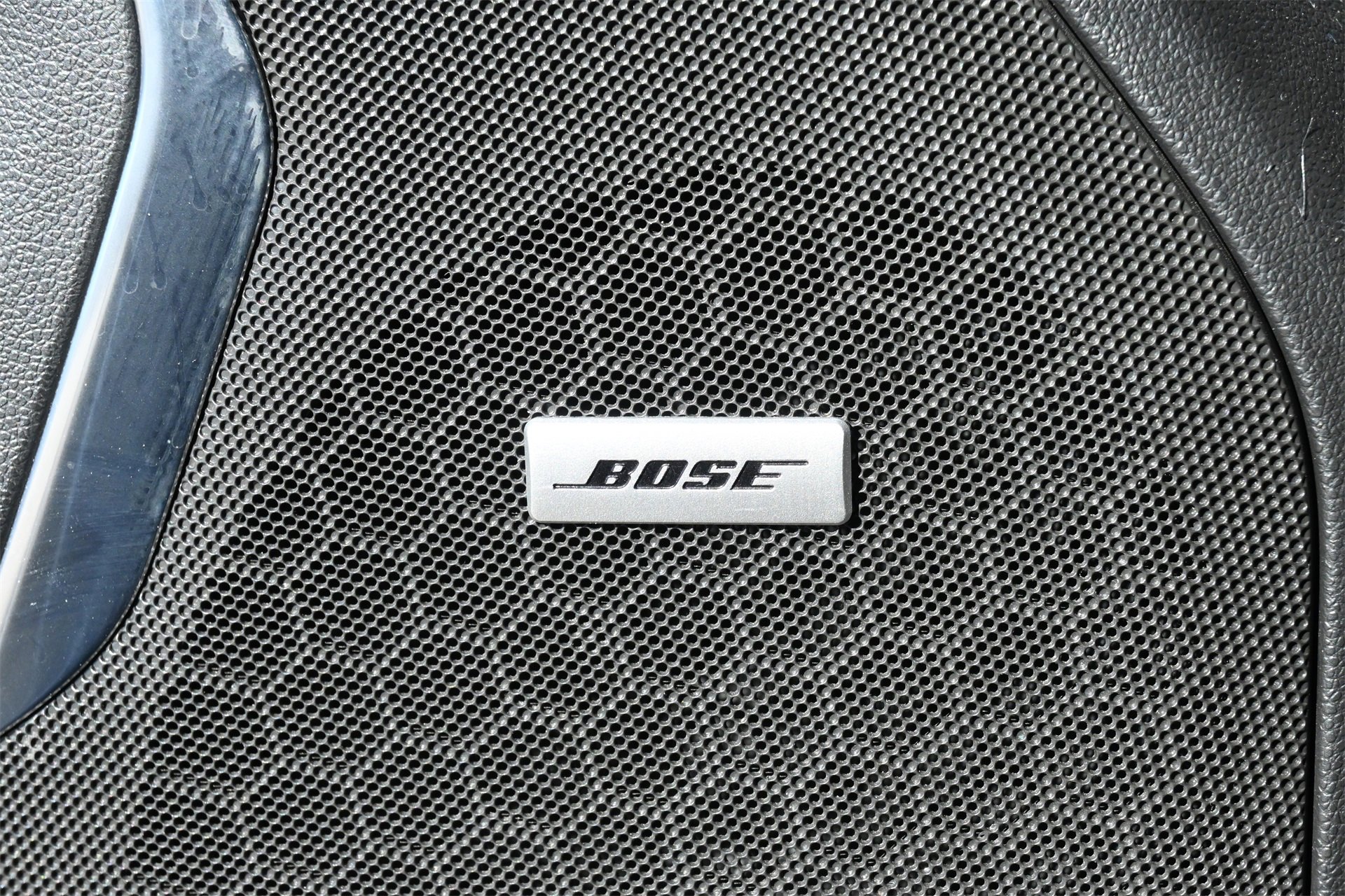 Used 2024 GMC Yukon SLT image 16