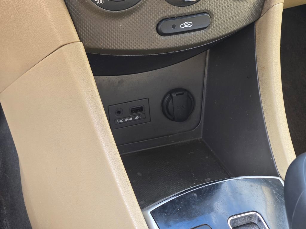 Used 2013 Hyundai Accent GLS w/ Premium Pkg FWD image 31