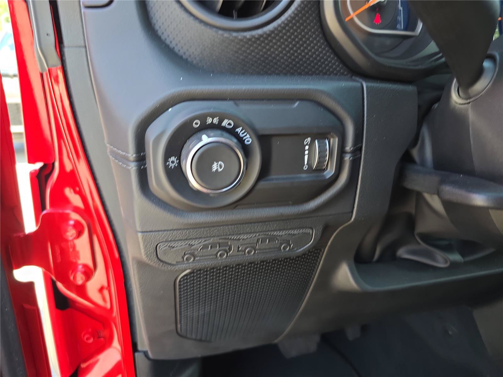 Used 2026 Jeep Wrangler Unlimited Rubicon AWD/4WD image 34