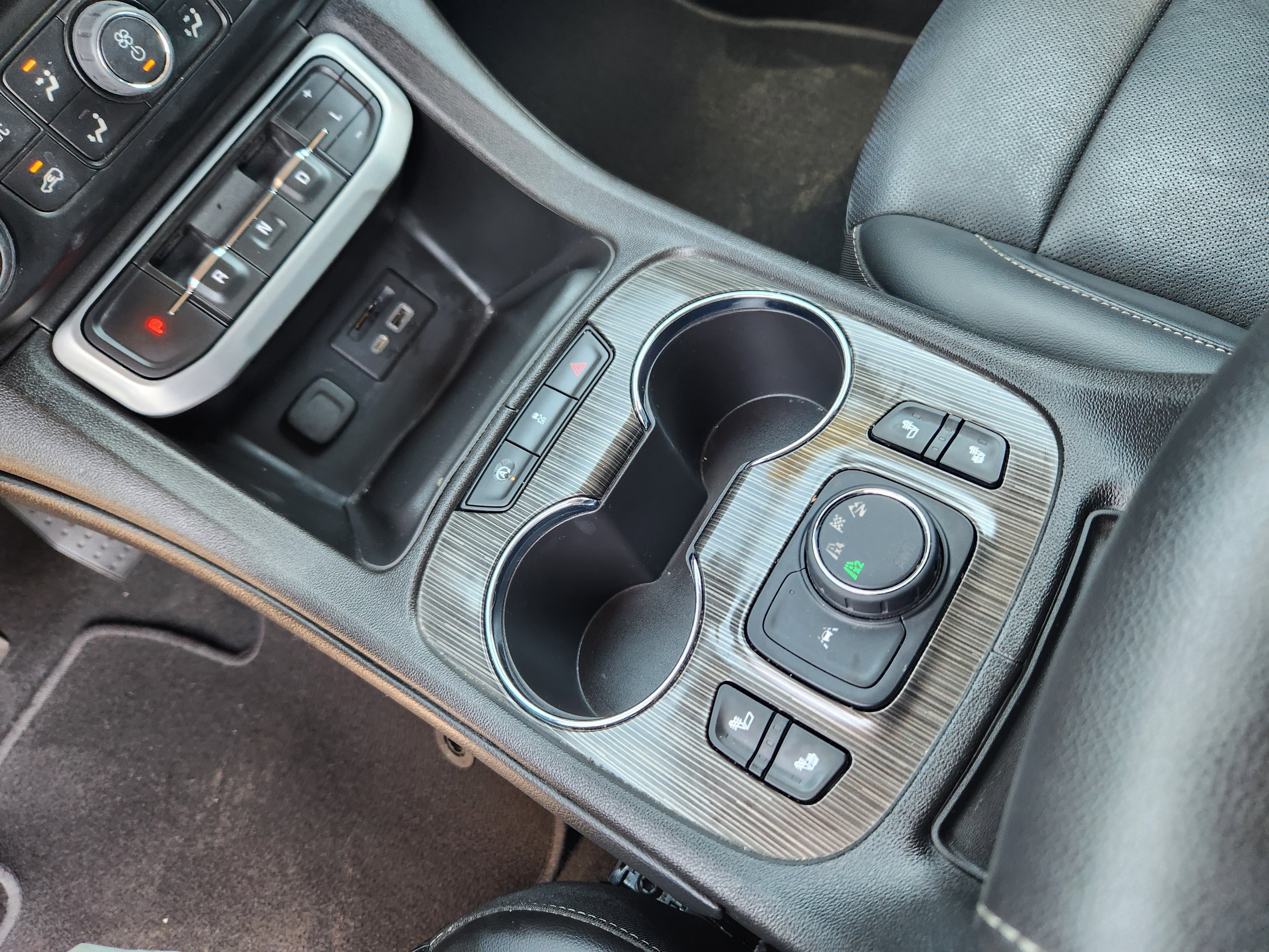 Used 2023 GMC Acadia SLT image 16