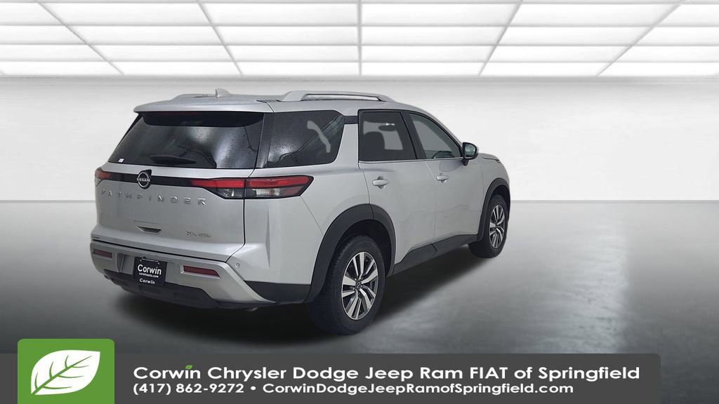 Used 2025 Nissan Pathfinder SL image 14