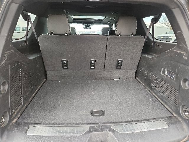 Certified 2024 Chevrolet Suburban RST w/ Luxury Package AWD/4WD image 39