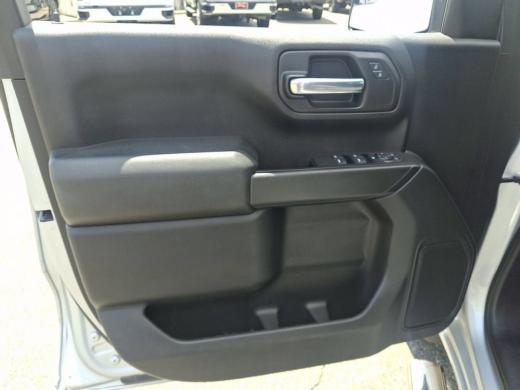 Used 2020 Chevrolet Silverado 1500 Custom w/ Custom Value Package RWD image 12