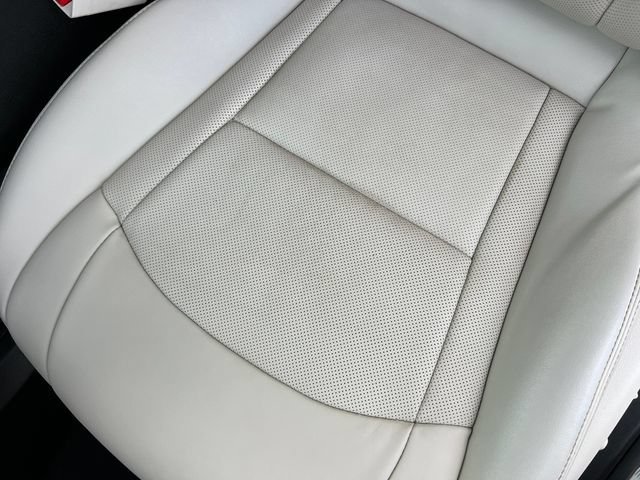 Used 2024 Buick Enclave Essence w/ Experience Buick Package AWD/4WD image 14