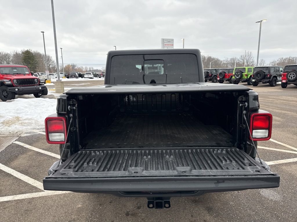 Used 2022 Jeep Gladiator Overland w/ Popular Equipment Package image 8