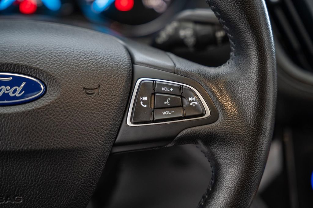 Used 2019 Ford Escape Titanium image 29