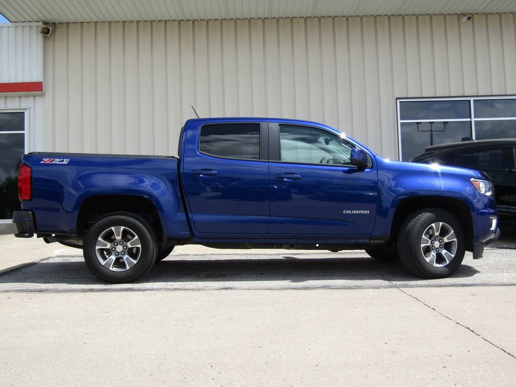 Used 2016 Chevrolet Colorado Z71 AWD/4WD image 2