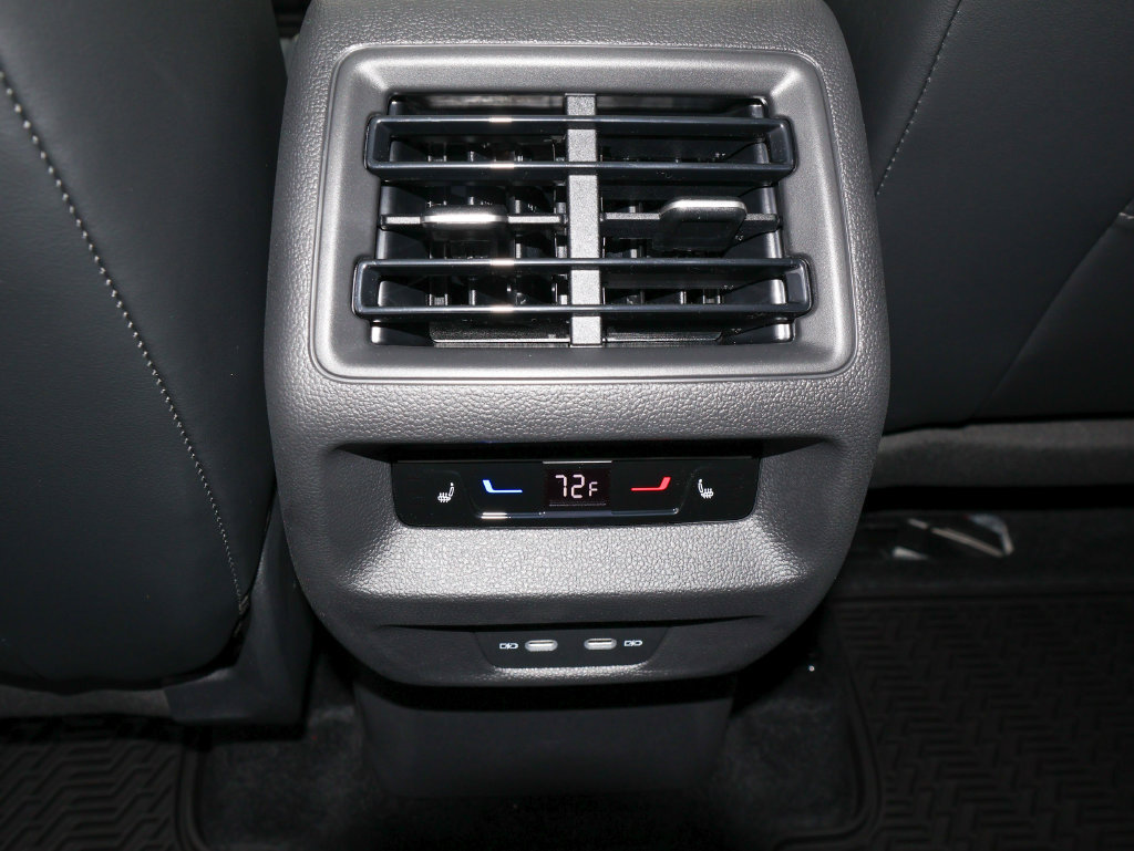 New 2027 Volkswagen Tiguan SEL R-Line AWD/4WD image 17